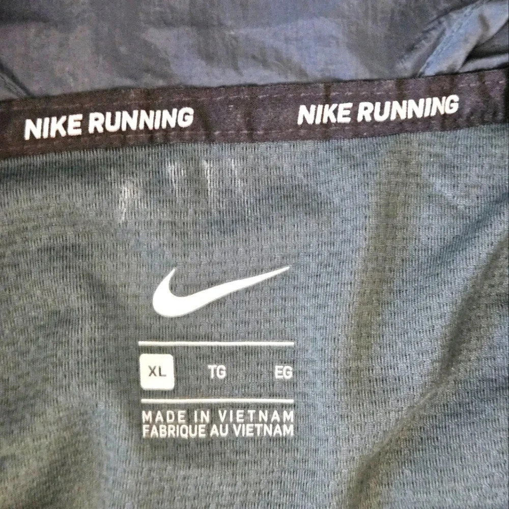 Nike Windrunner running jacket‎ - Picture 3 of 6